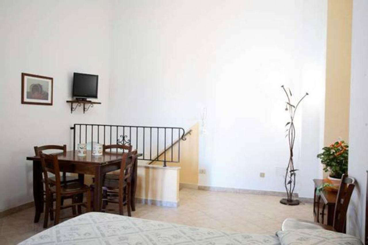 산토스테파노디카마스트라 비앤비 일 카스텔리노 B&B 외부 사진